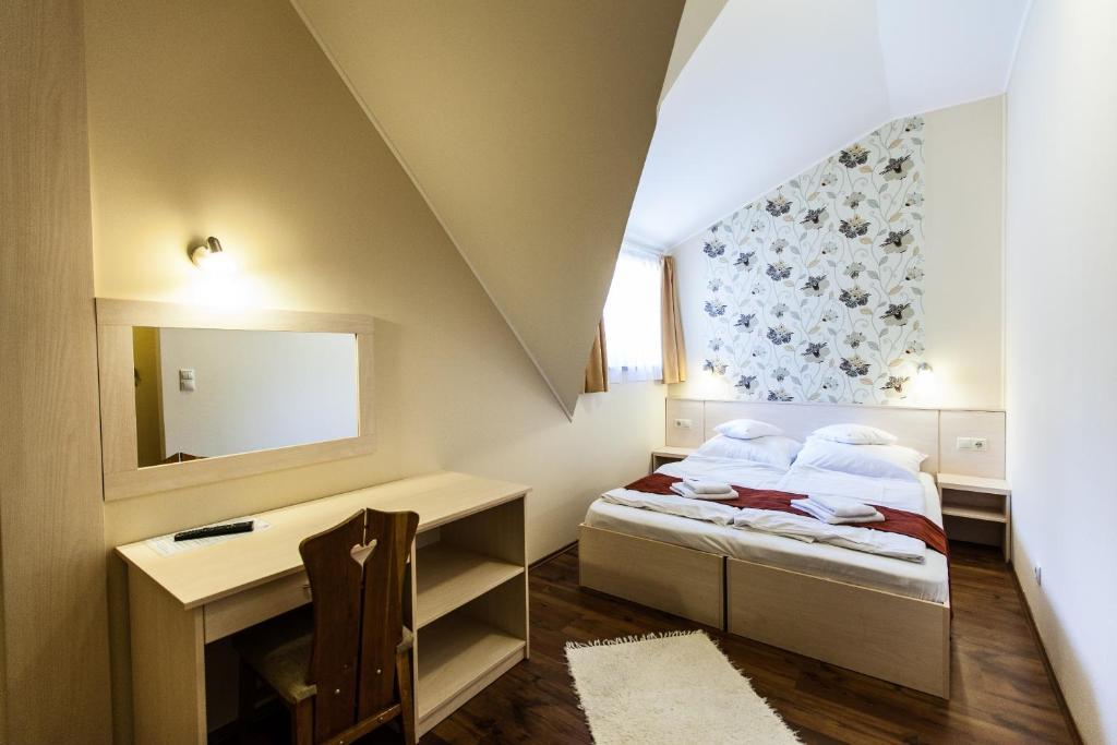 Bed and Breakfast Piroska Csárda és Panzió à Siófok Extérieur photo