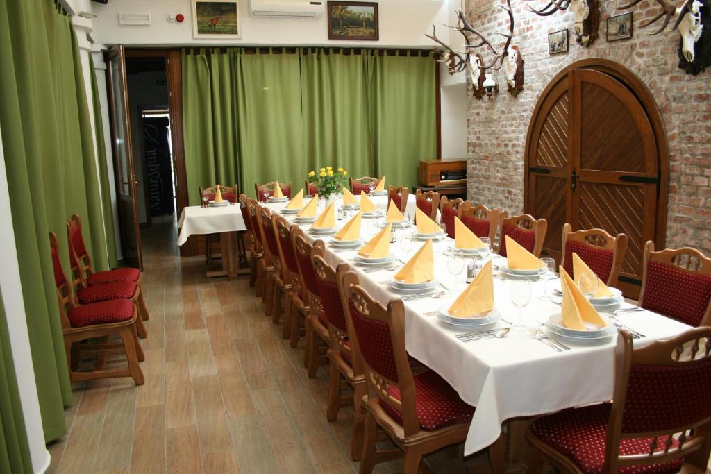 Bed and Breakfast Piroska Csárda és Panzió à Siófok Extérieur photo